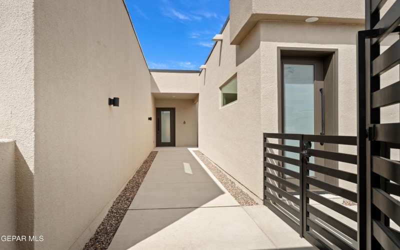 321 Blue Valley, Horizon City, TX 79928, 6 Habitaciones Habitaciones , ,3 BañosBaños,Residential,En Venta,321 Blue Valley,0,921384