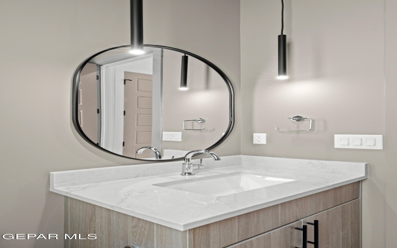 321 Blue Valley, Horizon City, TX 79928, 6 Habitaciones Habitaciones , ,3 BañosBaños,Residential,En Venta,321 Blue Valley,0,921384