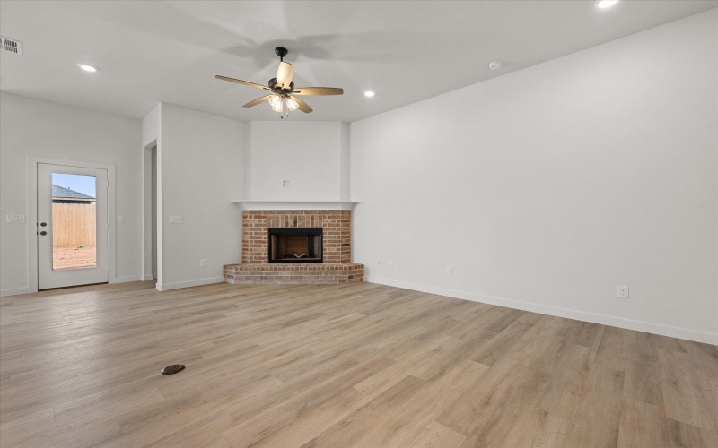 2406 Abbeville Avenue, Wolfforth, TX 79382, 4 Habitaciones Habitaciones , ,2 BañosBaños,Residential,En Venta,2406 Abbeville Avenue,0,202560887