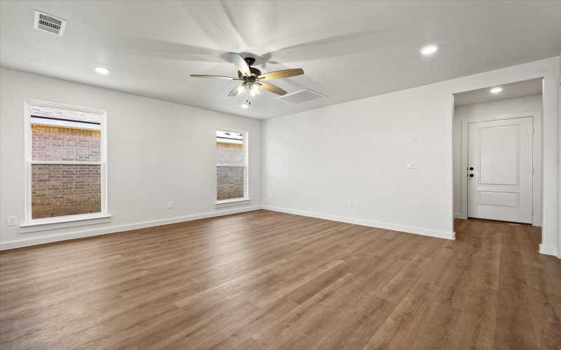 8310 24th Street, Lubbock, TX 79407, 2 Habitaciones Habitaciones , ,2 BañosBaños,Residential,En Venta,8310 24th Street,0,202560913