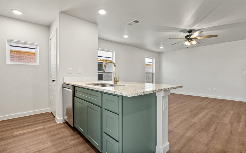 8310 24th Street, Lubbock, TX 79407, 2 Habitaciones Habitaciones , ,2 BañosBaños,Residential,En Venta,8310 24th Street,0,202560913