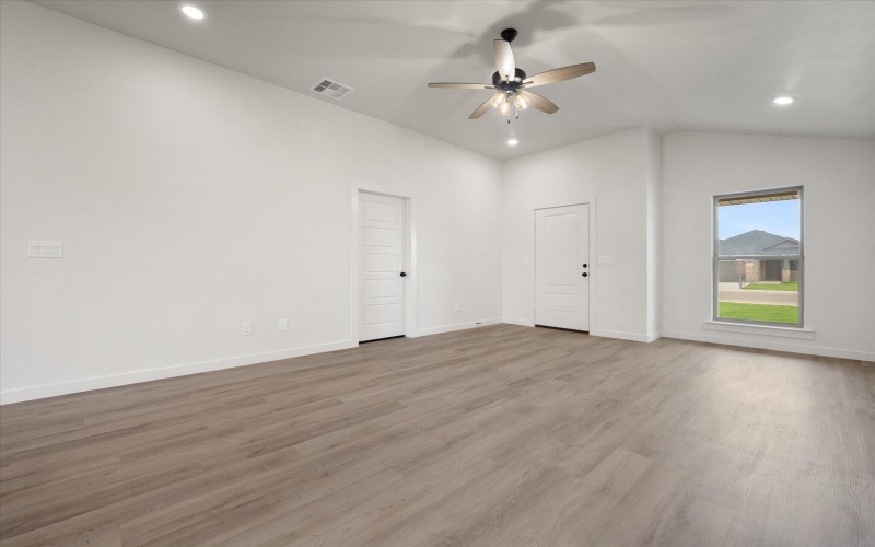 1620 N Clinton Avenue, Lubbock, TX 79416, 3 Habitaciones Habitaciones , ,2 BañosBaños,Residential,En Venta,1620 N Clinton Avenue,0,202560914