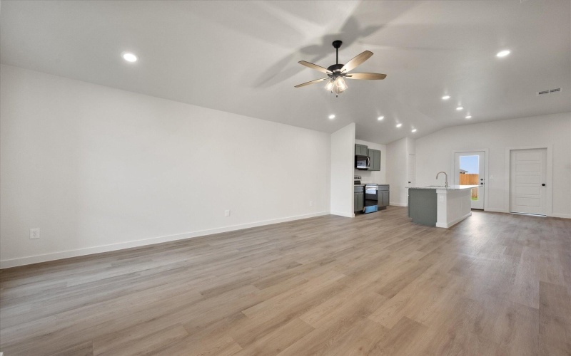 1620 N Clinton Avenue, Lubbock, TX 79416, 3 Habitaciones Habitaciones , ,2 BañosBaños,Residential,En Venta,1620 N Clinton Avenue,0,202560914