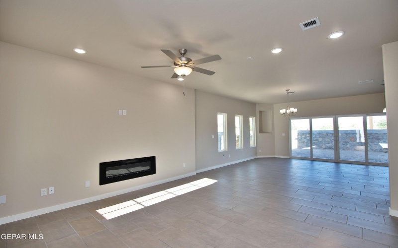 5905 Ruidoso Downs Street, El Paso, TX 79932, 4 Habitaciones Habitaciones , ,1 BañoBaños,Residential,En Venta,5905 Ruidoso Downs Street,921385