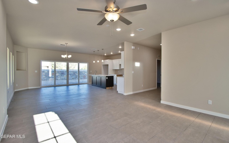 5905 Ruidoso Downs Street, El Paso, TX 79932, 4 Habitaciones Habitaciones , ,1 BañoBaños,Residential,En Venta,5905 Ruidoso Downs Street,921385