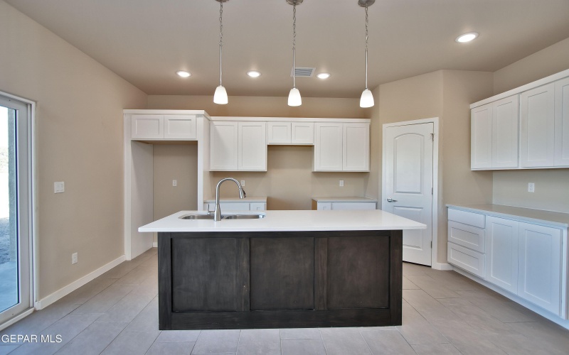 5905 Ruidoso Downs Street, El Paso, TX 79932, 4 Habitaciones Habitaciones , ,1 BañoBaños,Residential,En Venta,5905 Ruidoso Downs Street,921385