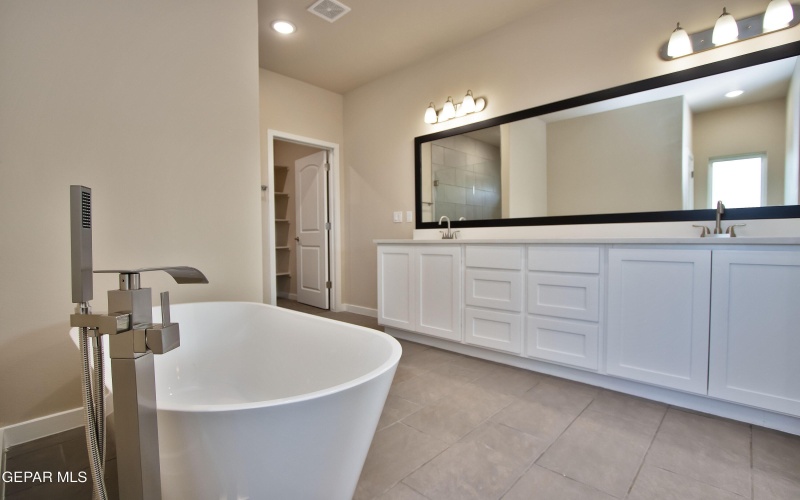 5905 Ruidoso Downs Street, El Paso, TX 79932, 4 Habitaciones Habitaciones , ,1 BañoBaños,Residential,En Venta,5905 Ruidoso Downs Street,921385