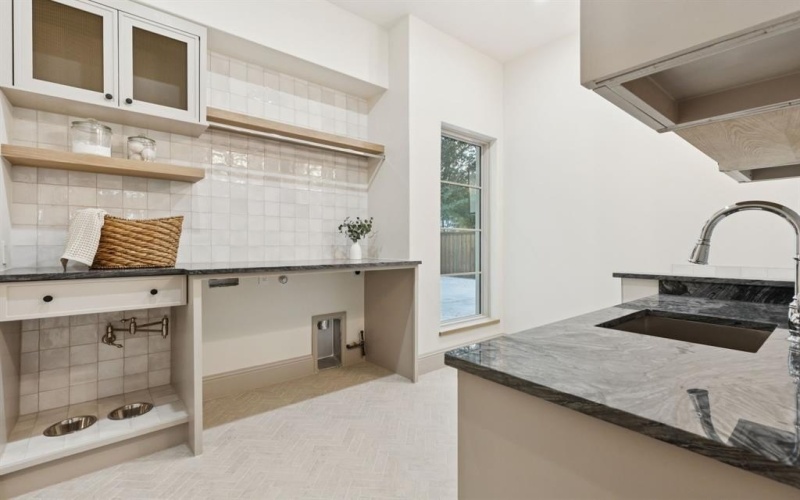 11815 Jamestown Road, Dallas, TX 75230, 6 Bedrooms Bedrooms, ,8 BathroomsBathrooms,Residential,For Sale,11815 Jamestown Road,0,21046534