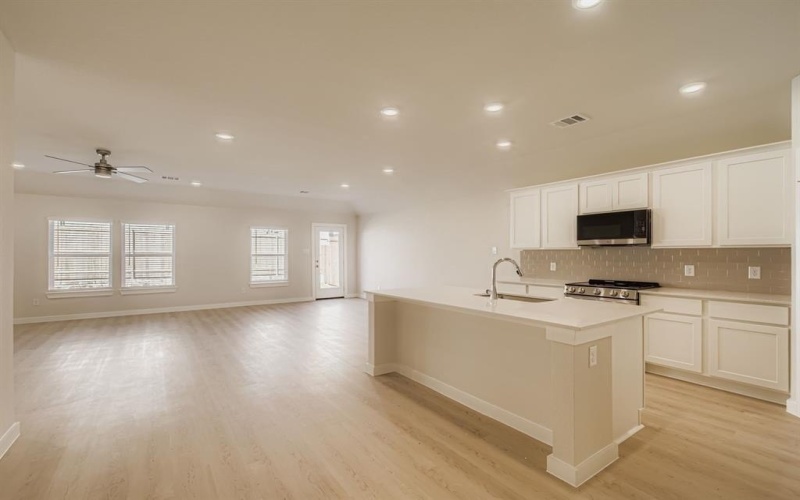 326 Amberville Drive, Red Oak, TX 75154, 3 Bedrooms Bedrooms, ,2 BathroomsBathrooms,Residential,For Sale,326 Amberville Drive,0,21066375