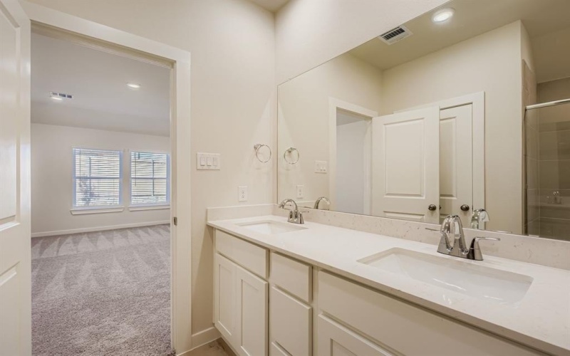 326 Amberville Drive, Red Oak, TX 75154, 3 Bedrooms Bedrooms, ,2 BathroomsBathrooms,Residential,For Sale,326 Amberville Drive,0,21066375