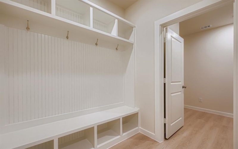 326 Amberville Drive, Red Oak, TX 75154, 3 Bedrooms Bedrooms, ,2 BathroomsBathrooms,Residential,For Sale,326 Amberville Drive,0,21066375