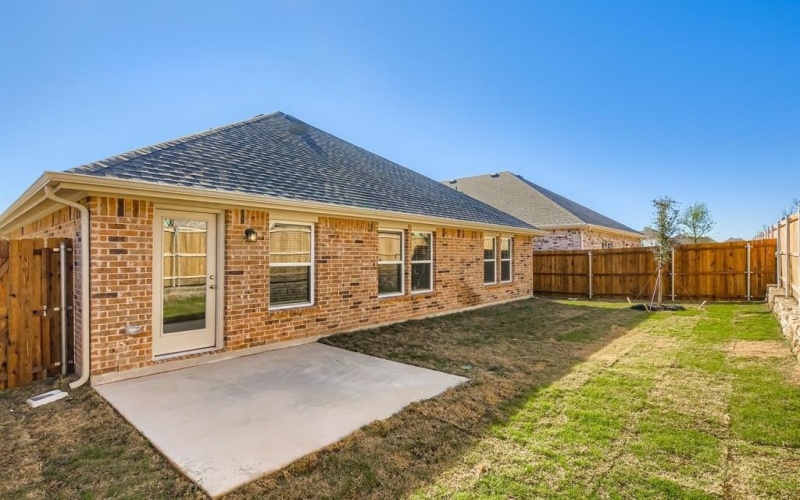 326 Amberville Drive, Red Oak, TX 75154, 3 Bedrooms Bedrooms, ,2 BathroomsBathrooms,Residential,For Sale,326 Amberville Drive,0,21066375