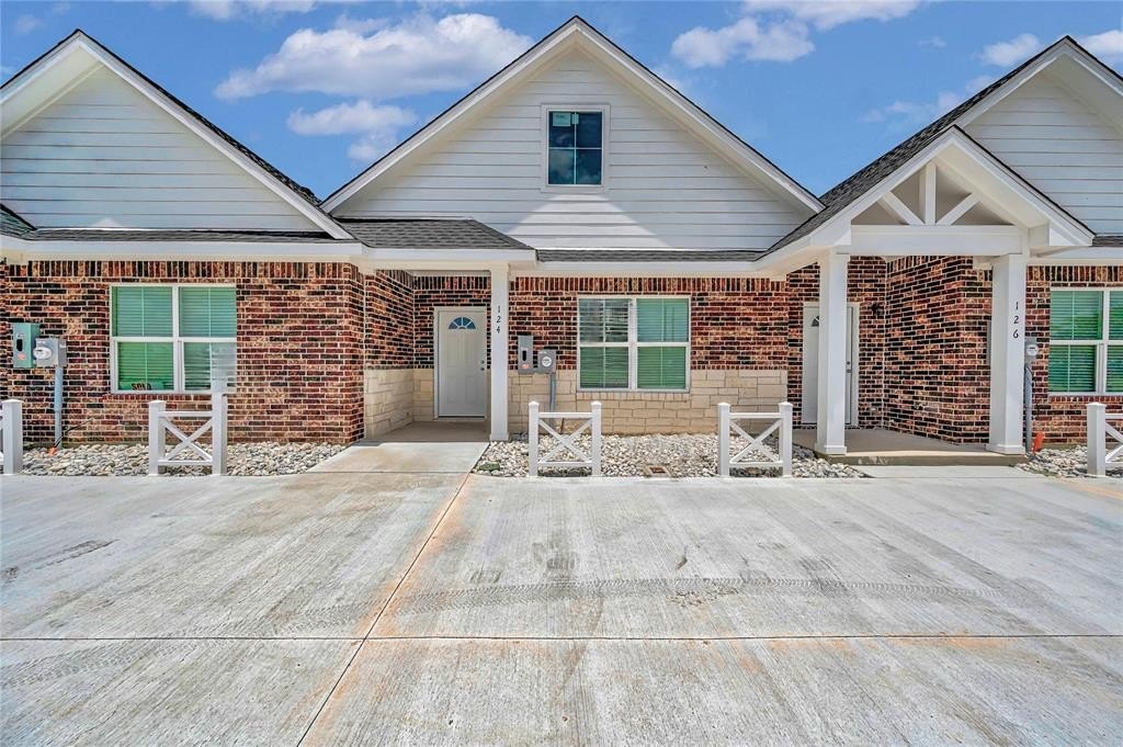 124 Morris Court, McGregor, TX 76657, 2 Bedrooms Bedrooms, ,2 BathroomsBathrooms,Residential,For Sale,124 Morris Court,0,228234