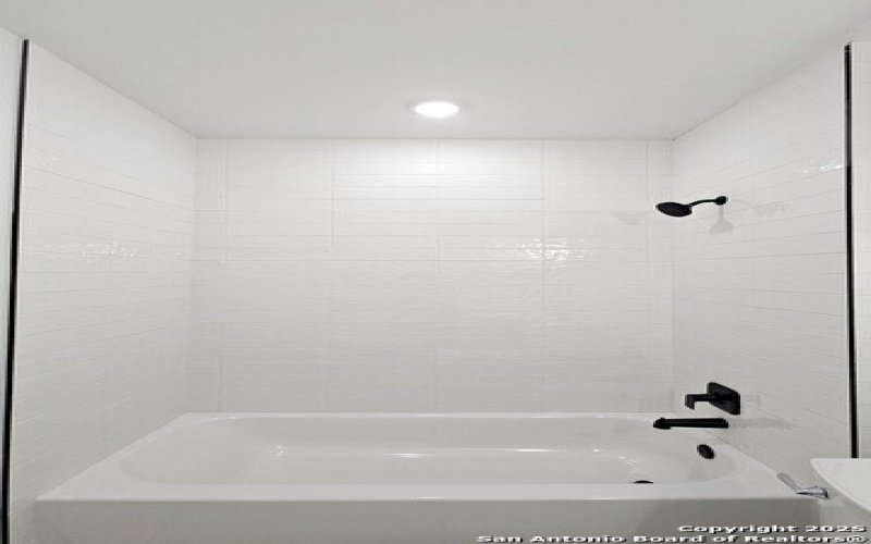 16123 Vaquero Dr, Atascosa, TX 78002, 4 Habitaciones Habitaciones , ,2 BañosBaños,Residential,En Venta,16123 Vaquero Dr,0,1909733