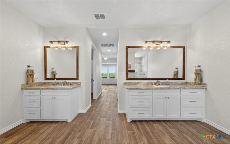 169 Longwood, New Braunfels, TX 78132, 4 Bedrooms Bedrooms, ,3 BathroomsBathrooms,Residential,For Sale,169 Longwood,0,593438