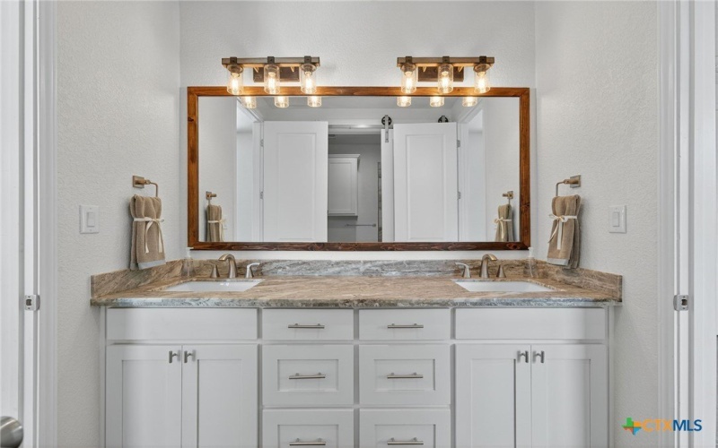 169 Longwood, New Braunfels, TX 78132, 4 Bedrooms Bedrooms, ,3 BathroomsBathrooms,Residential,For Sale,169 Longwood,0,593438