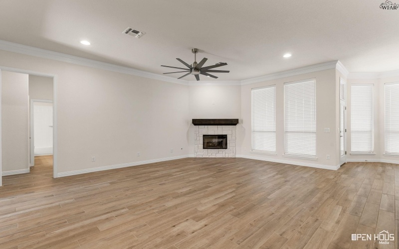 6034 OAKMONT DRIVE, Wichita Falls, TX 76310, 4 Bedrooms Bedrooms, ,2 BathroomsBathrooms,Residential,For Sale,6034 OAKMONT DRIVE,0,180456