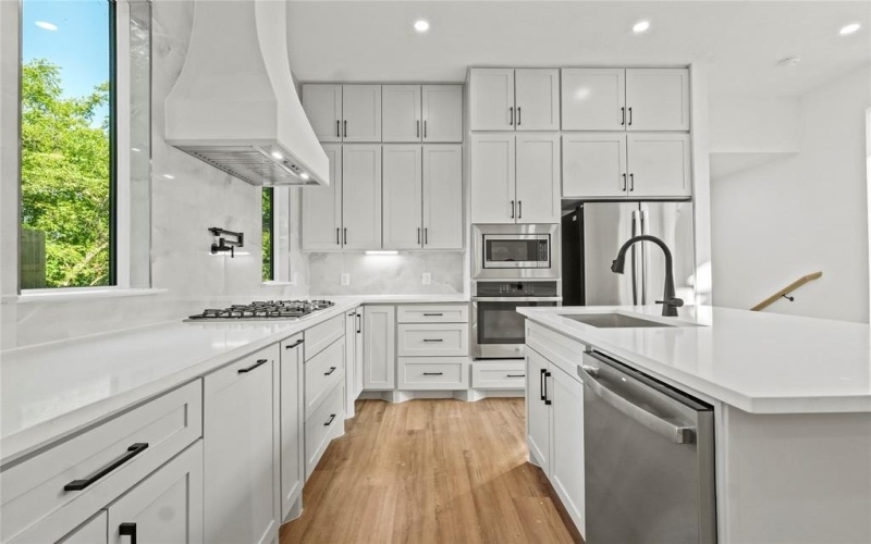 1510 E Waco Avenue, Dallas, TX 75216, 4 Habitaciones Habitaciones , ,5 BañosBaños,Residential,En Venta,1510 E Waco Avenue,0,21057879