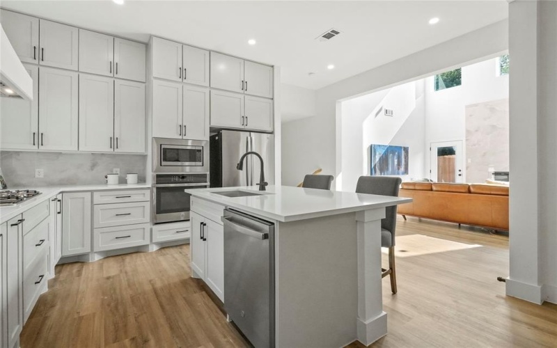 1510 E Waco Avenue, Dallas, TX 75216, 4 Habitaciones Habitaciones , ,5 BañosBaños,Residential,En Venta,1510 E Waco Avenue,0,21057879