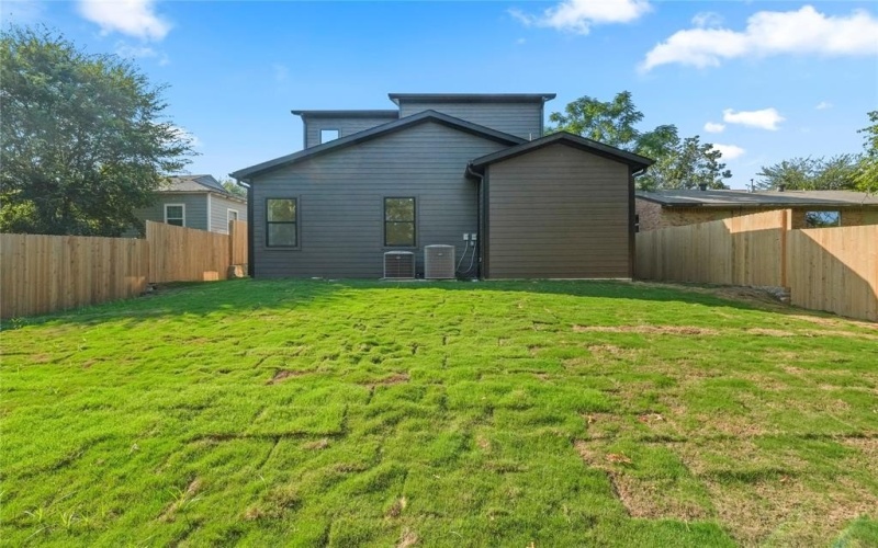 1510 E Waco Avenue, Dallas, TX 75216, 4 Habitaciones Habitaciones , ,5 BañosBaños,Residential,En Venta,1510 E Waco Avenue,0,21057879