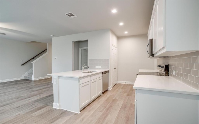 6915 Yellow Hammer Way, Arlington, TX 76001, 3 Habitaciones Habitaciones , ,2 BañosBaños,Residential,En Venta,6915 Yellow Hammer Way,0,21066430