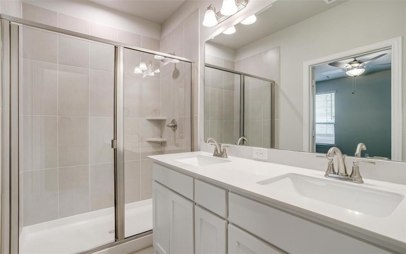 6915 Yellow Hammer Way, Arlington, TX 76001, 3 Habitaciones Habitaciones , ,2 BañosBaños,Residential,En Venta,6915 Yellow Hammer Way,0,21066430