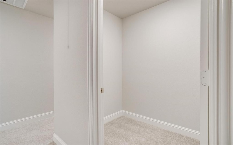 6915 Yellow Hammer Way, Arlington, TX 76001, 3 Habitaciones Habitaciones , ,2 BañosBaños,Residential,En Venta,6915 Yellow Hammer Way,0,21066430