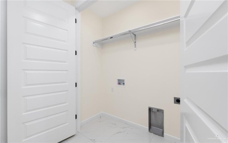 3506 Emma Drive, Weslaco, TX 78596, 3 Bedrooms Bedrooms, ,2 BathroomsBathrooms,Residential,For Sale,3506 Emma Drive,0,481637