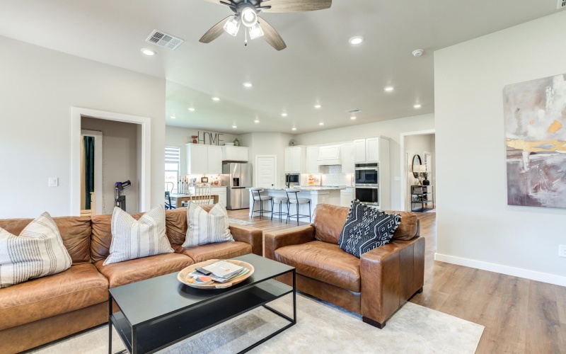 2929 138th Street, Lubbock, TX 79423, 4 Habitaciones Habitaciones , ,3 BañosBaños,Residential,En Venta,2929 138th Street,0,202560954
