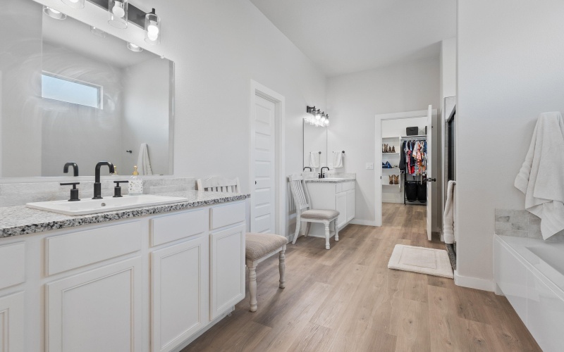 2929 137th Street, Lubbock, TX 79423, 4 Bedrooms Bedrooms, ,3 BathroomsBathrooms,Residential,For Sale,2929 137th Street,0,202560961