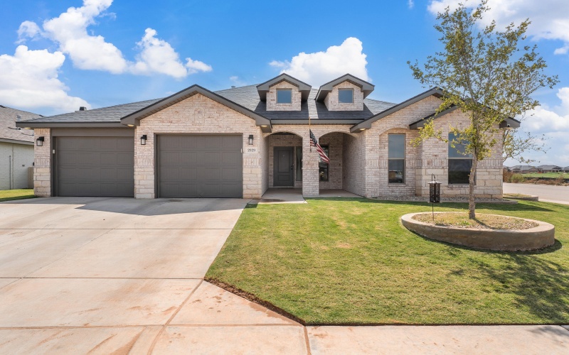 2929 137th Street, Lubbock, TX 79423, 4 Bedrooms Bedrooms, ,3 BathroomsBathrooms,Residential,For Sale,2929 137th Street,0,202560961
