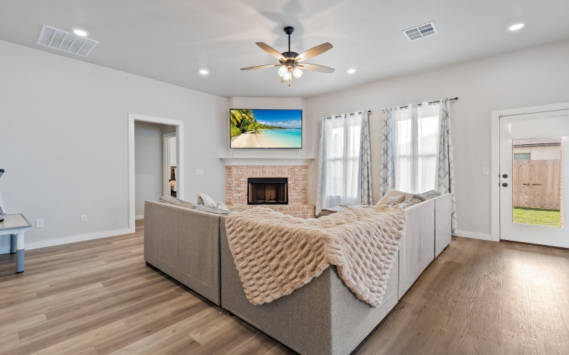 2929 137th Street, Lubbock, TX 79423, 4 Bedrooms Bedrooms, ,3 BathroomsBathrooms,Residential,For Sale,2929 137th Street,0,202560961