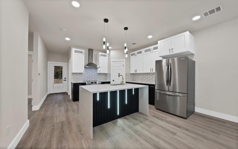 3301 Avenue H, Fort Worth, TX 76105, 3 Bedrooms Bedrooms, ,2 BathroomsBathrooms,Residential,For Sale,3301 Avenue H,0,21067370