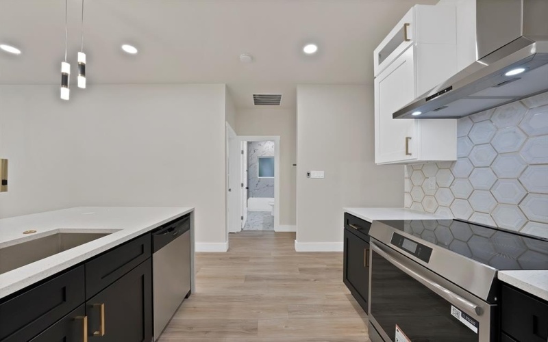 3301 Avenue H, Fort Worth, TX 76105, 3 Bedrooms Bedrooms, ,2 BathroomsBathrooms,Residential,For Sale,3301 Avenue H,0,21067370