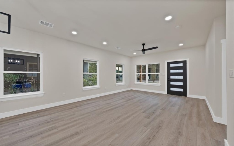 3301 Avenue H, Fort Worth, TX 76105, 3 Bedrooms Bedrooms, ,2 BathroomsBathrooms,Residential,For Sale,3301 Avenue H,0,21067370