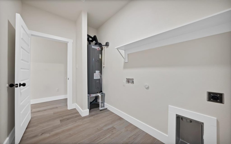 3301 Avenue H, Fort Worth, TX 76105, 3 Bedrooms Bedrooms, ,2 BathroomsBathrooms,Residential,For Sale,3301 Avenue H,0,21067370