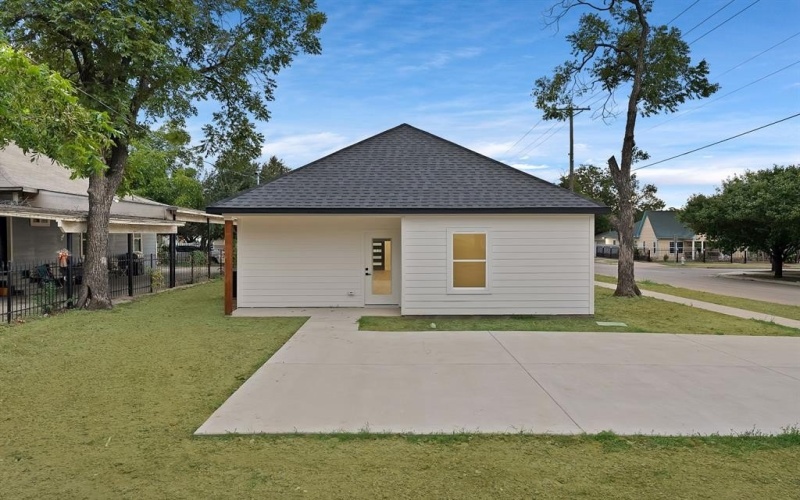 3301 Avenue H, Fort Worth, TX 76105, 3 Bedrooms Bedrooms, ,2 BathroomsBathrooms,Residential,For Sale,3301 Avenue H,0,21067370