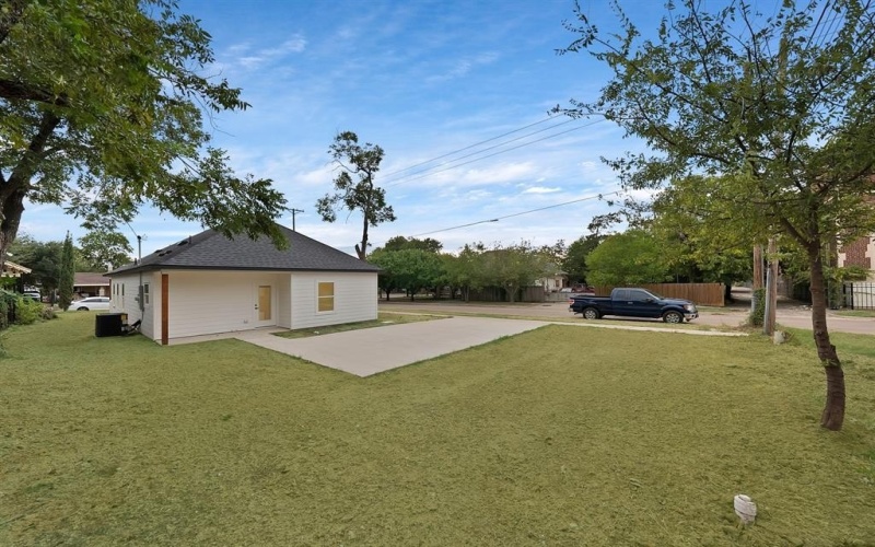 3301 Avenue H, Fort Worth, TX 76105, 3 Bedrooms Bedrooms, ,2 BathroomsBathrooms,Residential,For Sale,3301 Avenue H,0,21067370