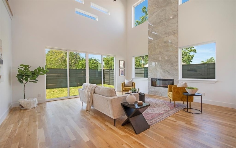 340 Guam Street, Dallas, TX 75212, 5 Bedrooms Bedrooms, ,5 BathroomsBathrooms,Residential,For Sale,340 Guam Street,0,21067687