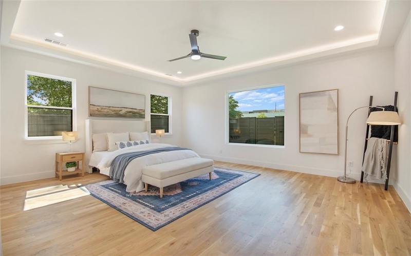 340 Guam Street, Dallas, TX 75212, 5 Bedrooms Bedrooms, ,5 BathroomsBathrooms,Residential,For Sale,340 Guam Street,0,21067687