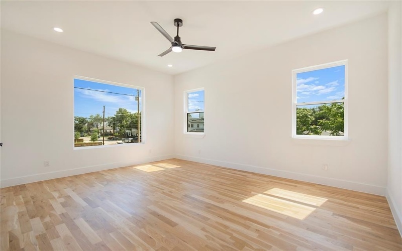 340 Guam Street, Dallas, TX 75212, 5 Bedrooms Bedrooms, ,5 BathroomsBathrooms,Residential,For Sale,340 Guam Street,0,21067687