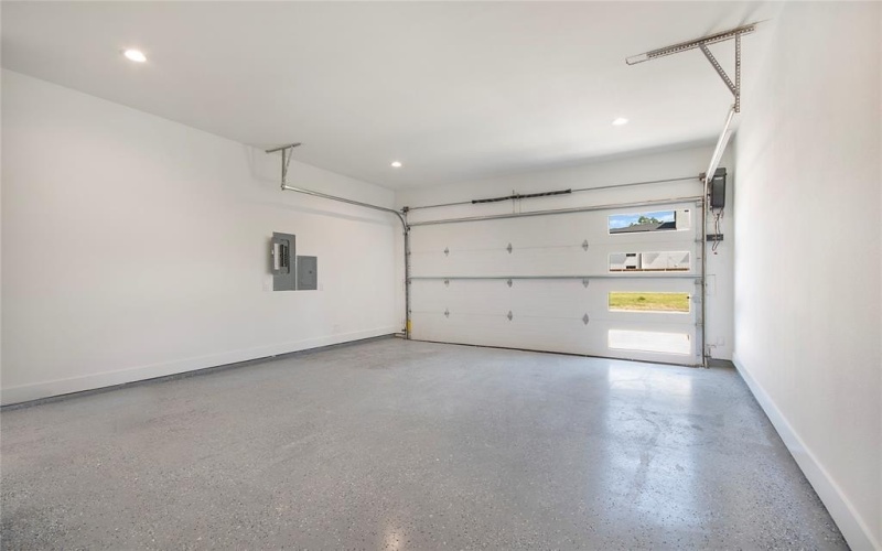 340 Guam Street, Dallas, TX 75212, 5 Bedrooms Bedrooms, ,5 BathroomsBathrooms,Residential,For Sale,340 Guam Street,0,21067687