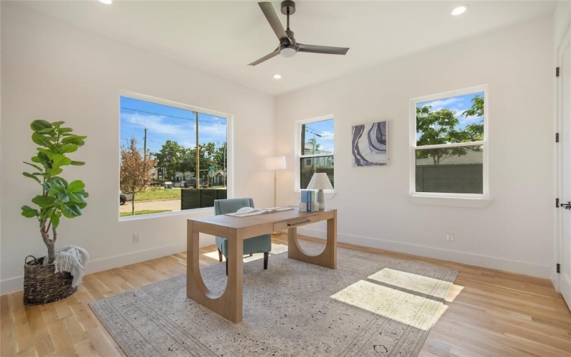 340 Guam Street, Dallas, TX 75212, 5 Bedrooms Bedrooms, ,5 BathroomsBathrooms,Residential,For Sale,340 Guam Street,0,21067687