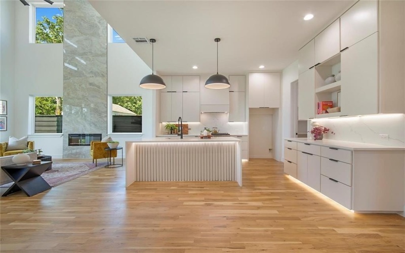 340 Guam Street, Dallas, TX 75212, 5 Bedrooms Bedrooms, ,5 BathroomsBathrooms,Residential,For Sale,340 Guam Street,0,21067687