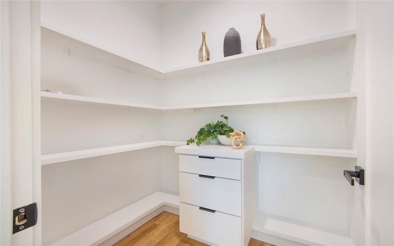 340 Guam Street, Dallas, TX 75212, 5 Bedrooms Bedrooms, ,5 BathroomsBathrooms,Residential,For Sale,340 Guam Street,0,21067687