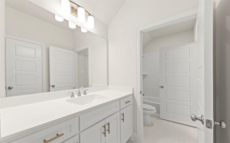 240 S Bee Balm Road, McKinney, TX 75071, 4 Habitaciones Habitaciones , ,3 BañosBaños,Residential,En Venta,240 S Bee Balm Road,0,21066847