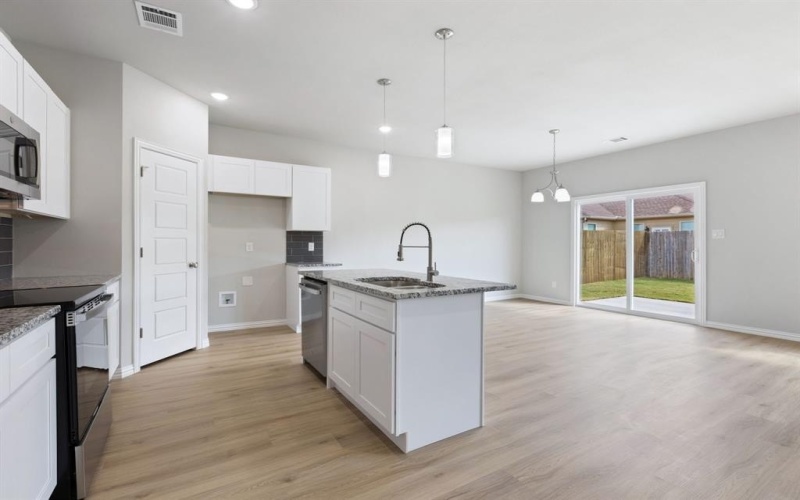 217 Lead Creek Drive, Fort Worth, TX 76131, 3 Habitaciones Habitaciones , ,2 BañosBaños,Residential,En Venta,217 Lead Creek Drive,0,21067713