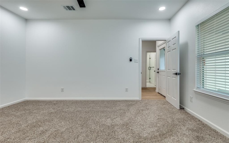 1727 Pear, Dallas, TX 75215, 3 Bedrooms Bedrooms, ,2 BathroomsBathrooms,Residential,For Sale,1727 Pear,0,21067799