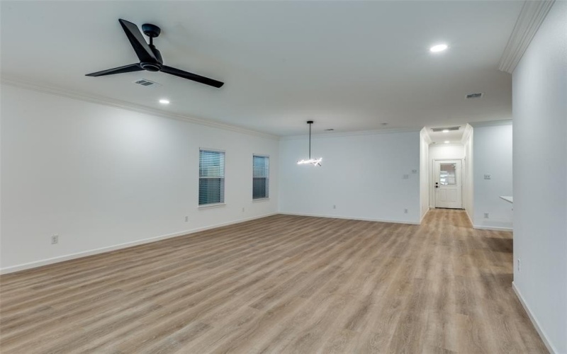 1727 Pear, Dallas, TX 75215, 3 Bedrooms Bedrooms, ,2 BathroomsBathrooms,Residential,For Sale,1727 Pear,0,21067799