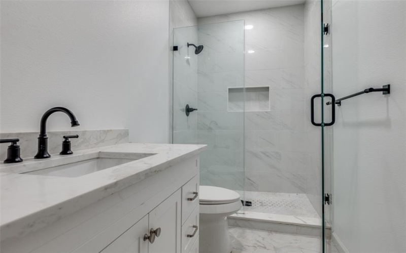 1727 Pear, Dallas, TX 75215, 3 Bedrooms Bedrooms, ,2 BathroomsBathrooms,Residential,For Sale,1727 Pear,0,21067799